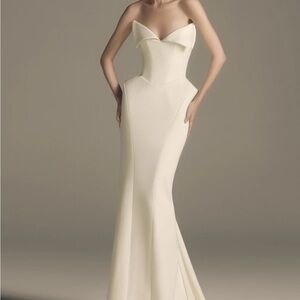 Miss Rosier : Alba White Barrel Waist Corset Maxi Dress